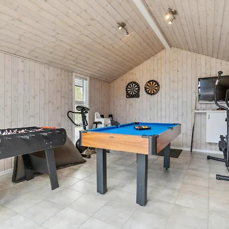 Semesterbostad Front In With Sauna *