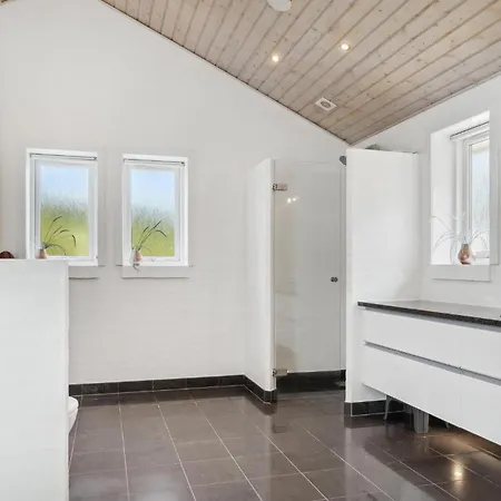 Semesterbostad Front In With Sauna *