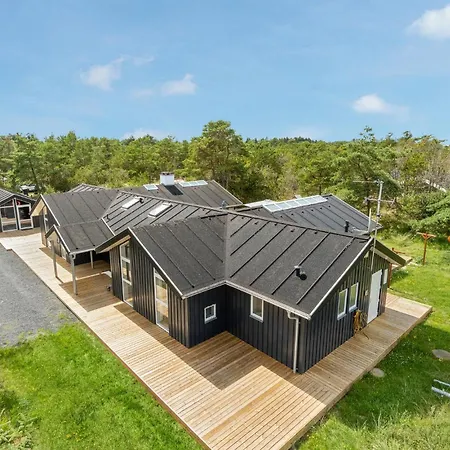 Front In With Sauna Ålbæk