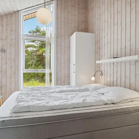 Semesterbostad Front In With Sauna