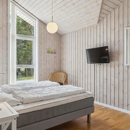 Holiday home Stunning In With Wifi Aalbaek